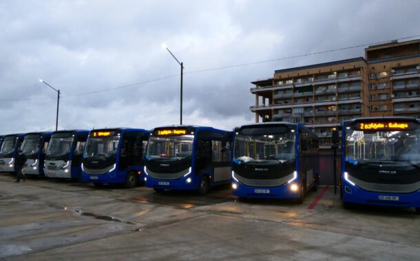 ინფრასტრუქტურის სამინისტროს მუნიციპალური განვითარების ფონდმა ქალაქს კიდევ 4 ავტობუსი გადმოსცა