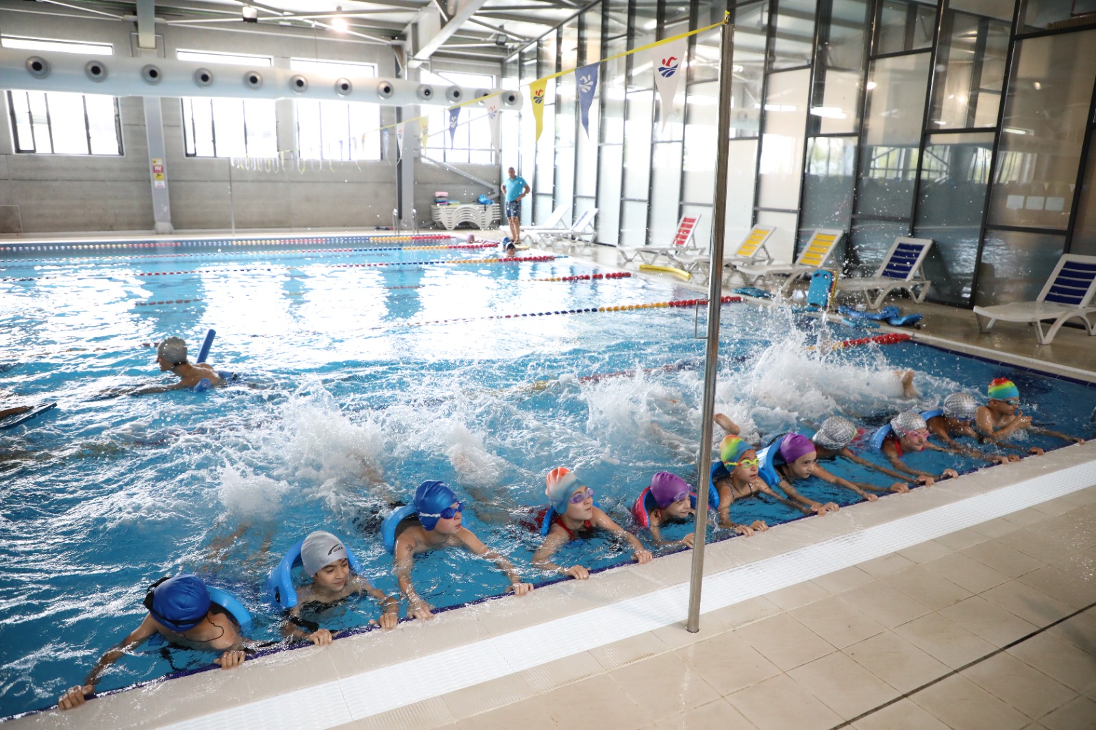​ფოთის საცურაო კომპლექსში 350 ბავშვი ცურვას სრულიად უფასოდ ეუფლება
